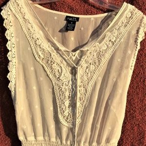 ****rue21 lace/ embroider blouse / Ivory